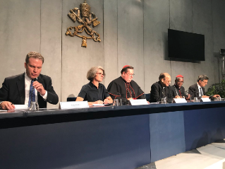 Conferenza Stampa in occasione della XV Assemblea del Sinodo dei Vescovi 09.10.2018
